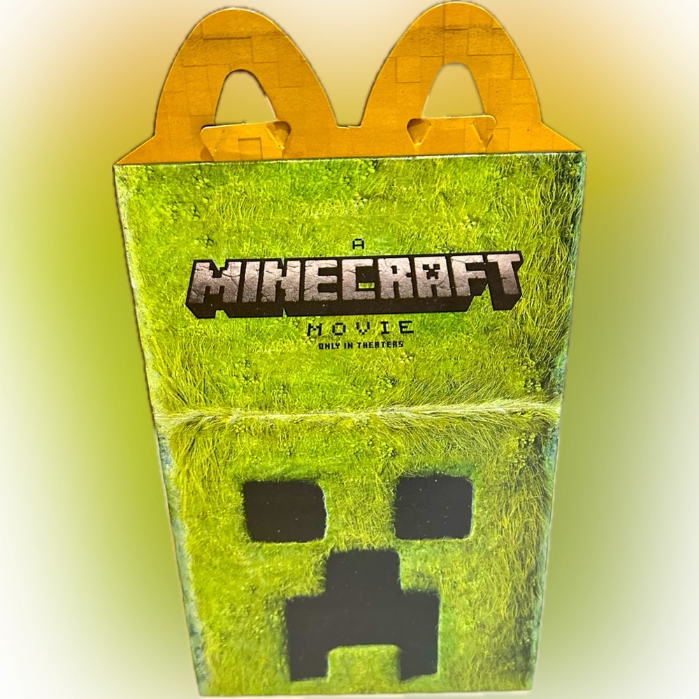2025 MCDONALDS MINECRAFT KIDS MOVIE HAPPY MEAL BOX EMPTY GREEN COLLECTIBLE PROMO